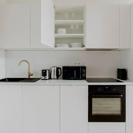 Blueground 10 Renovated Furnished Prg-16 *