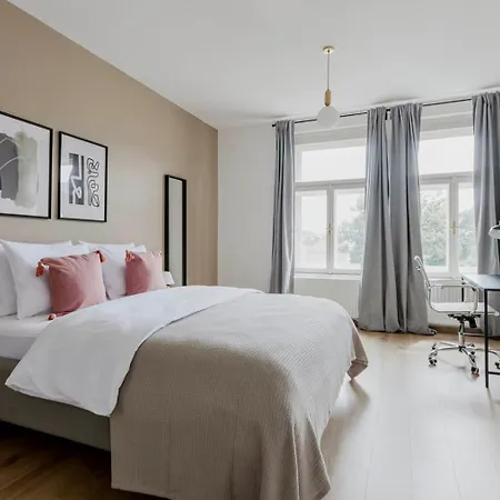 Lägenhet Blueground 10 Renovated Furnished Prg-16 Prag