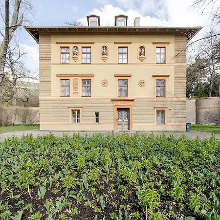 Lägenhet Blueground 10 Renovated Furnished Prg-16 *
